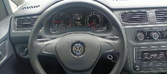 Volkswagen Caddy Bj:02-2016 Facelift 2.0TDI Euro-6 Airconditioning Elektrische ramen Elektrische-spiegels met verwarming Centrale vergrendeling met afstandsbediening Start-Stop systeem Tussenwand met glas achteruitrijspiegel Radio met usb schuifdeur Rechts laadvloer orgin picture 12