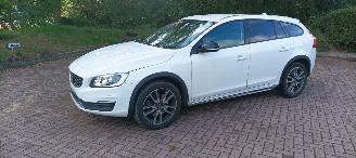  Volvo V-60 Cross Country D4 2.4-Diesel AWD Automatik Navi Led Xenon Leder Privacy glas Trekhaak 2016/11