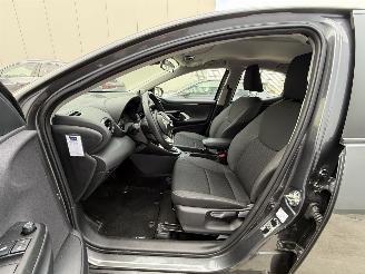 Toyota Yaris 1.5 HYBRID 141 PK-CAMERA-NAVI-PDC picture 8