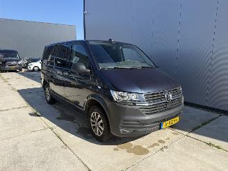 Schadeauto Volkswagen Transporter KOMBI 2.0TDI DSG7 150PK 7-PERSOONS 2021/9