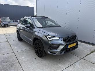 Schadeauto Seat Ateca 1.5 TSI FR Buss Intense AOTOMAAT-PANO-NAVI-CAMERA-PDC 2023/12