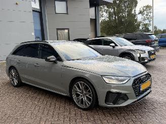 damaged passenger cars Audi A4 Avant 35 TDi S-Line Virtual 2020/11