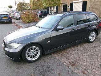 krockskadad bil auto BMW 3-serie 318 I BUSINESS LINE CLIMA NAVI 2008/2