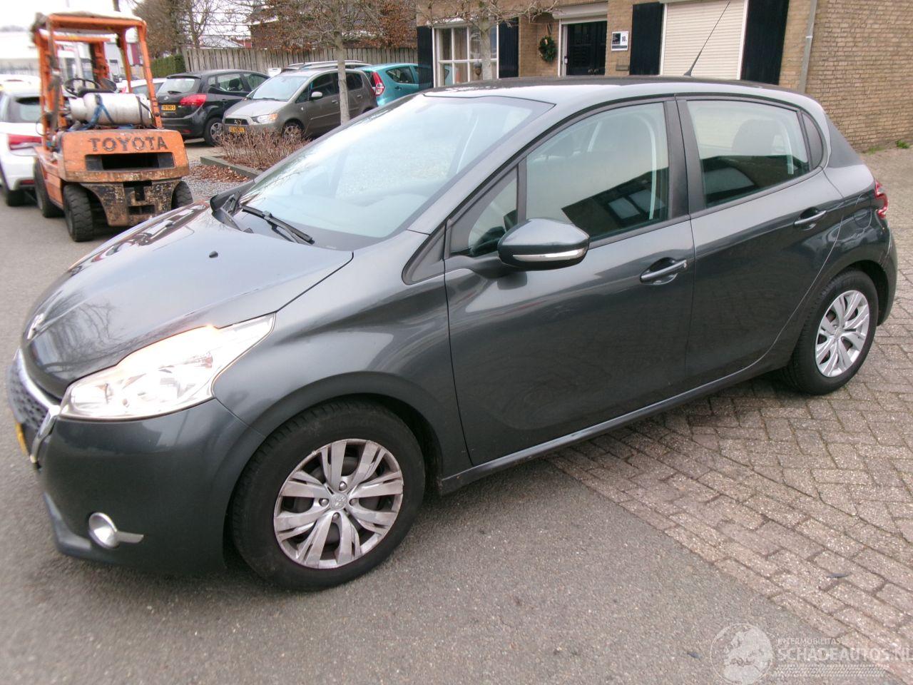 Peugeot 208 1.2 I ALLURE 5 DEURS AIRCO