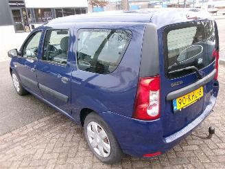 Dacia Logan 1.6 AMBIANCE 7 PERSOONS AIRCO picture 11