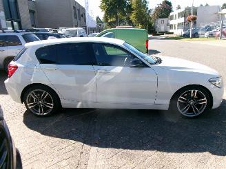 BMW 1-serie 118 I BUSINEES+ CLIMA NAVI picture 5