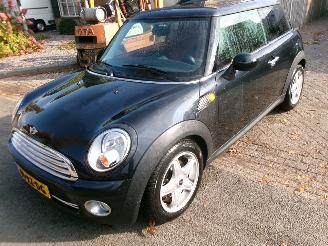 krockskadad bil auto Mini Cooper CHILI 1.6 CLIMA PANO 2007/11