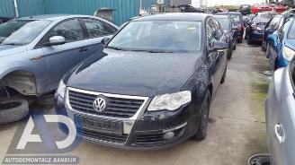 Coche siniestrado Volkswagen Passat Passat (3C2), Sedan, 2005 / 2010 2.0 TDI 140 2007