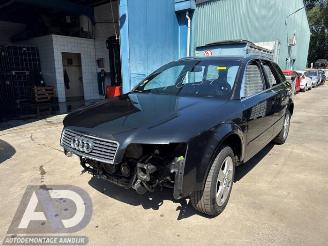 Vrakbiler auto Audi A4 A4 Avant (B6), Combi, 2001 / 2005 2.4 V6 30V 2004/6