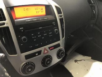 Kia Cee d 1.6 CRDI D4FB picture 22