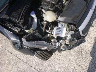 Peugeot 208  picture 23