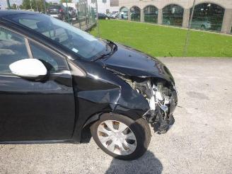 Peugeot 208  picture 9