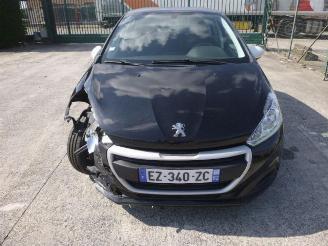 Peugeot 208  picture 10