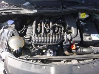 Peugeot 208  picture 21