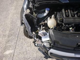 Peugeot 208  picture 22