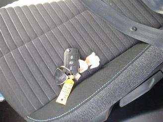 Peugeot 208 1.2 picture 29