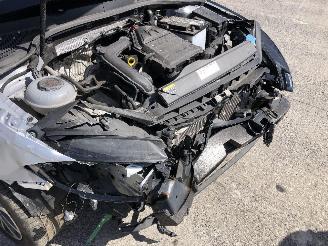 Volkswagen Golf 1.0 TSI  SOUND picture 12