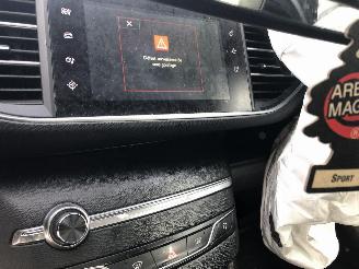 Peugeot 308 1.6 HDI picture 11
