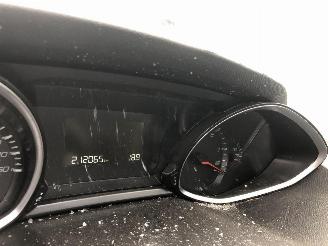 Peugeot 308 1.6 HDI AUTOMATIQUE picture 19