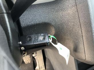 Volkswagen Touran 1.6 TDI    7 PLACES picture 8