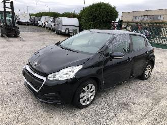 krockskadad bil auto Peugeot 208 LIKE 1.2 2019/8