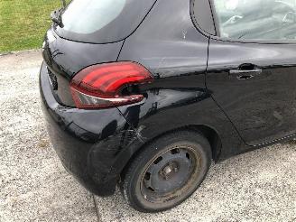 Peugeot 208 LIKE 1.2 picture 21