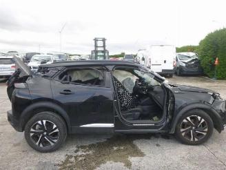 Peugeot 2008 1.2 picture 10