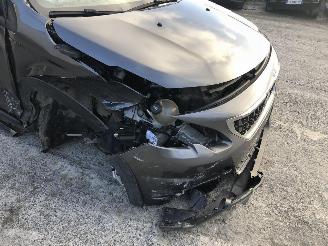 Peugeot 2008 SIGNATURE 1.2 picture 7