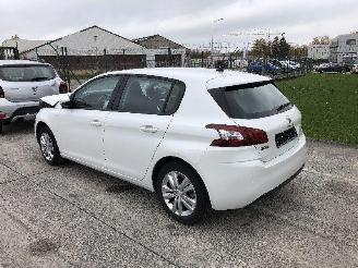 Peugeot 308 1.2 picture 7