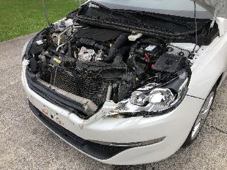 Peugeot 308 1.2 picture 13