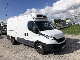 krockskadad bil auto Iveco Daily 3.0 D frigo 2022/9