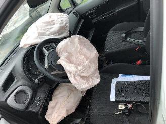 Toyota Yaris 1.0 picture 6