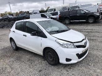 Coche siniestrado Toyota Yaris 1.0 2014/3
