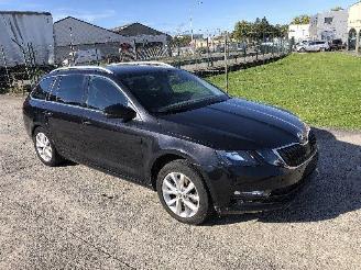 skadebil auto Skoda Octavia 1.6 TDI 2020/2