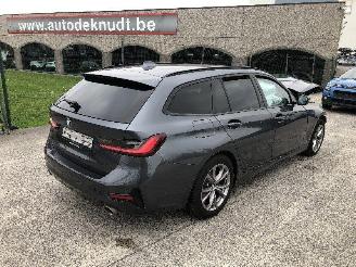 Vaurioauto  passenger cars BMW 3-serie 318 i a 2022/7