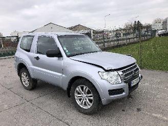 Schadeauto Mitsubishi Pajero 3.2  di-d 2015/8