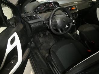 Peugeot 208 LIKE picture 18