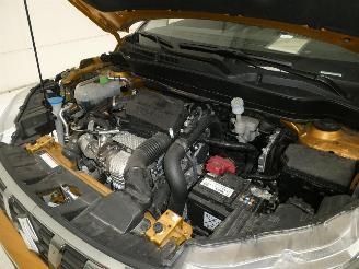 Suzuki Vitara GLX picture 25