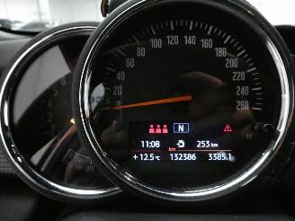 Mini Cooper 1.5 picture 11