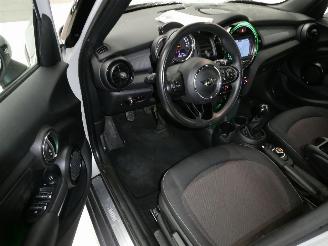 Mini Cooper 1.5 picture 12