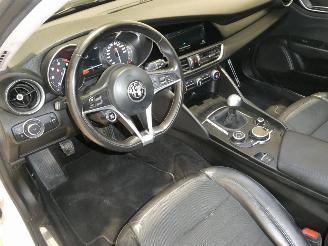 Alfa Romeo Giulia 2.2D SUPER picture 22