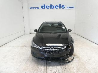 Schadeauto Opel Astra 1.6D EDITION 2018/4