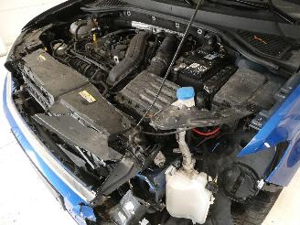 Volkswagen T-Roc  picture 18