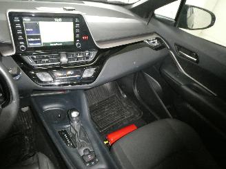 Toyota C-HR  picture 13