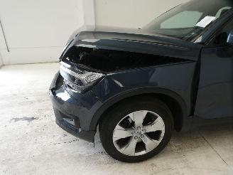 Volvo XC40 MOMENTUM picture 8