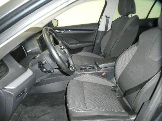 Skoda Octavia 1.0 AMBITION picture 20