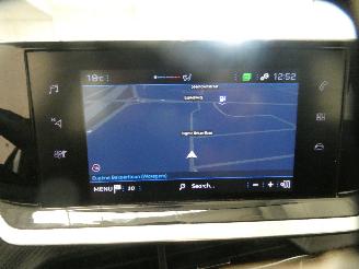Peugeot 208 ACTIVE BACK picture 16