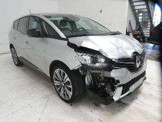 Renault Scenic TCE 140 EDC CORP picture 11