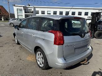 Peugeot 5008 1.6 HDI picture 8