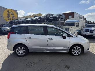 Peugeot 5008 1.6 HDI picture 2
